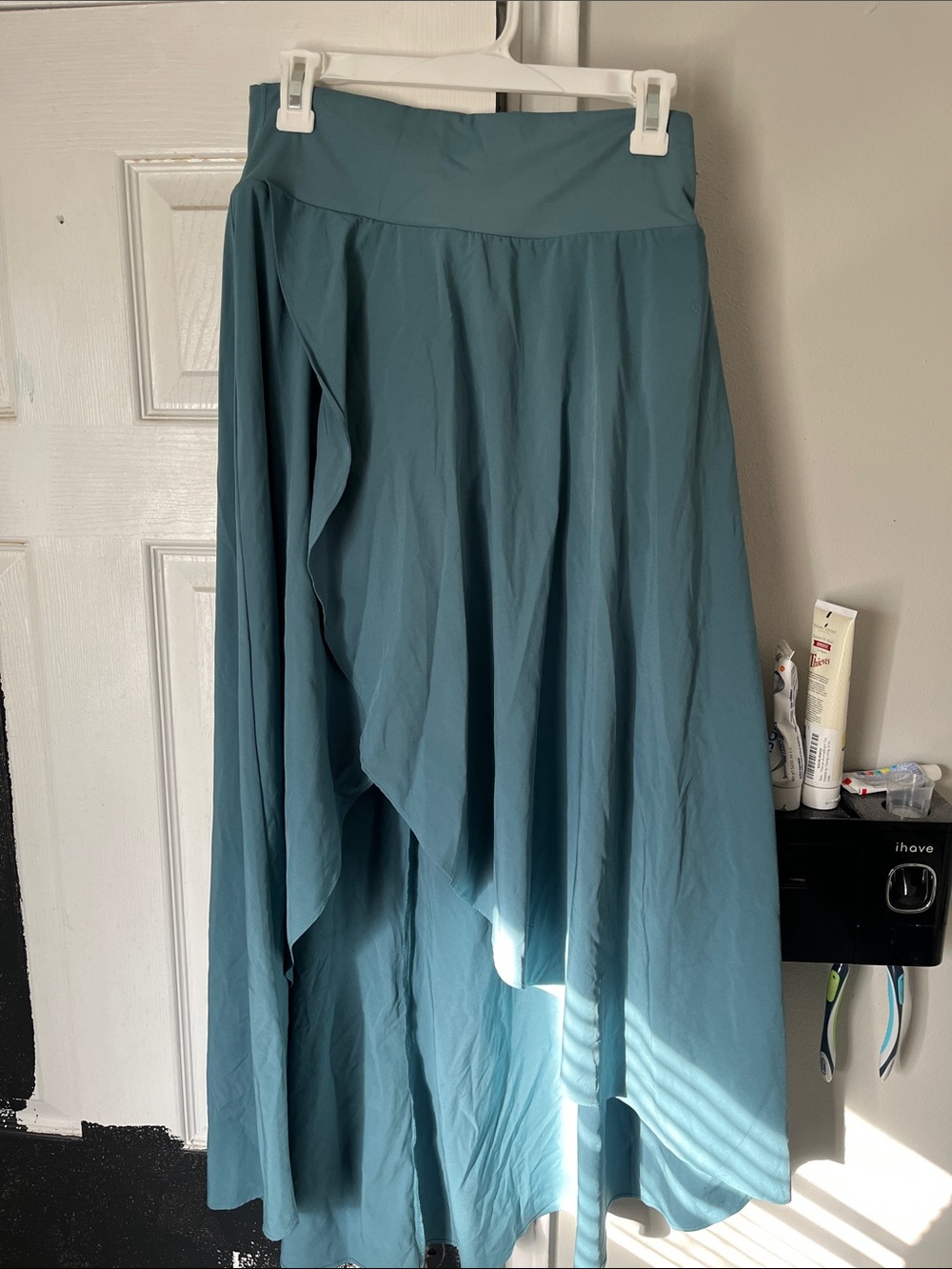 HALARA Teal High-Low Flow Skirt